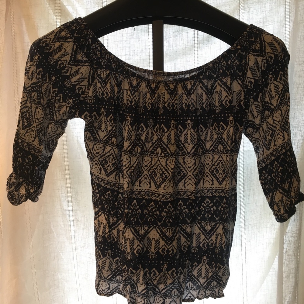 Geometric Pattern Blouse - Picture 5 of 5